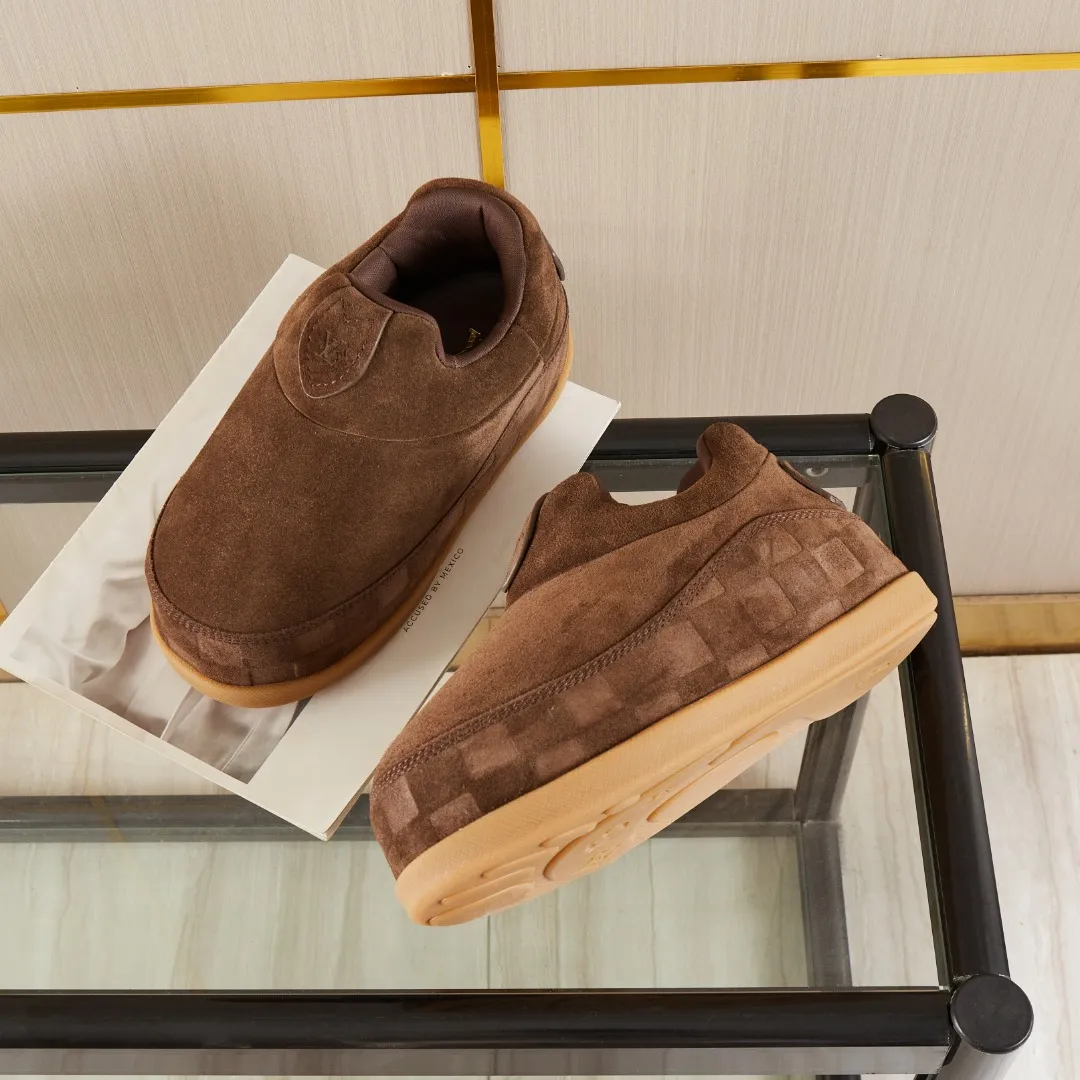 💰💰💰 660 hot style 🆕🆕🆕𝙇𝙑🔥New models are on the shelves🔥 Louis Vuitton 25ss, LV co-branded nigo YETI Fat Ding is ugly and cute, many Internet celebrities have put it on the show, a classic and versatile item. Fabric: imported high mercerized cowhide suede. Lining: High-grade elastic mesh, original molded outsole. Size: women's clothing, 35-41 (customized for women's 40 and 41), men's clothing 39-46 (customized for 45-46)